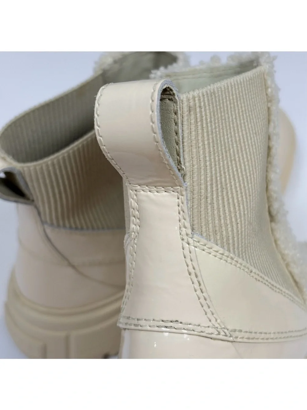 SOREL Caribou X Chelsea Cozy Boot Sz 8 Bleached Ceramic Oatmeal Shearling $200